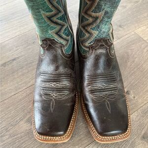 Artiat DarkBrown and Green Square Toe Cowboy Boots